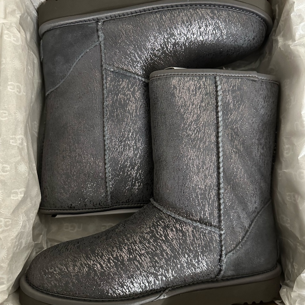 🆕 UGG Short Gray Matte Marble Boots - Size: 6 - Picture 10 of 13
